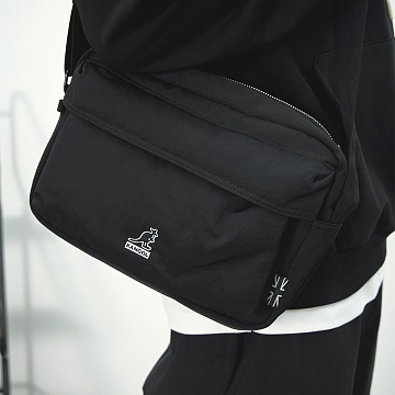 Essential Titan Cross Bag